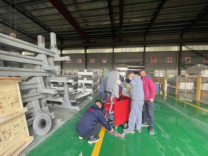 針對不同地面，怎么使用洗地機？