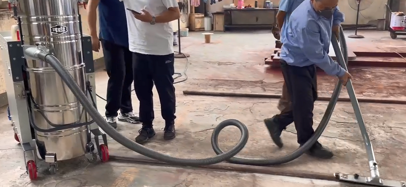 鎮(zhèn)江某單位采購(gòu)7.5KW脈沖工業(yè)吸塵器 鎮(zhèn)江某單位采購(gòu)7.5KW脈沖工業(yè)吸塵器